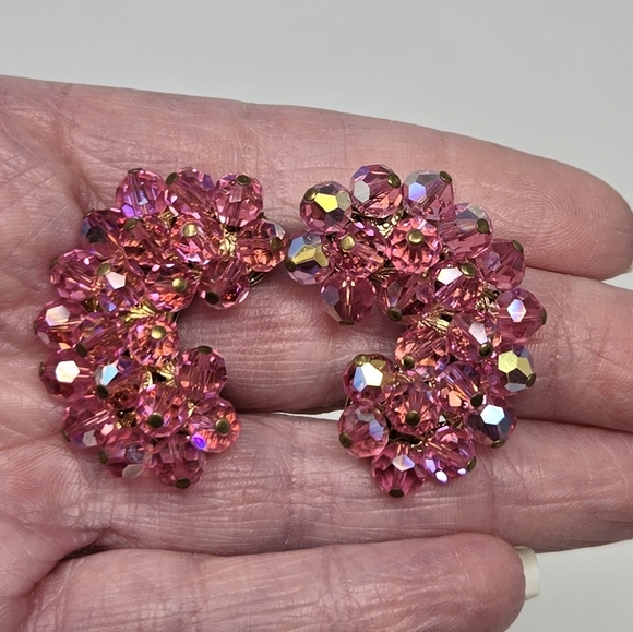 VINTAGE ALICE CAVINESS PINK CRYSTAL CLUSTER COMMA CLIP ON EARRINGS WOMEN JEWELRY - Picture 7 of 13